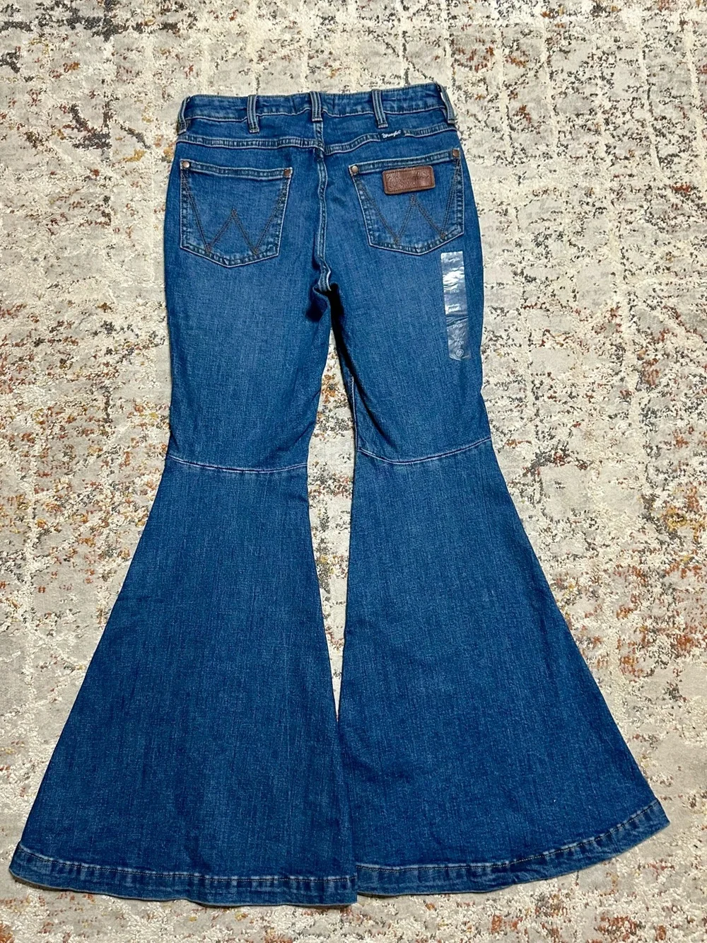 Wrangler Retro high rise flare jeans size 27 x 30 - Picture 4 of 15